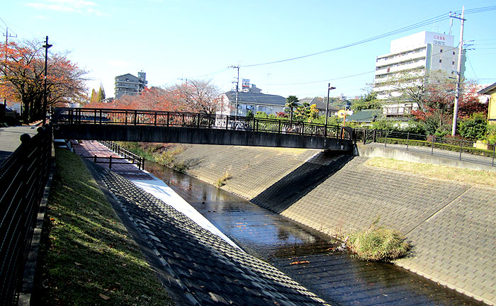 乞田川人道橋