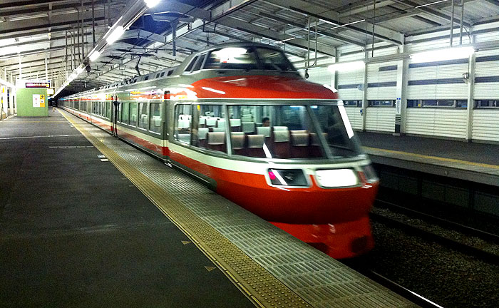 多摩ニュータウンにやってきたロマンスカー