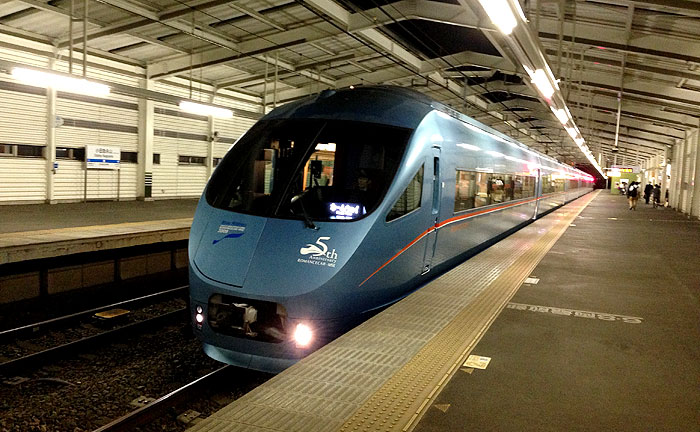 多摩ニュータウンにやってきたロマンスカー