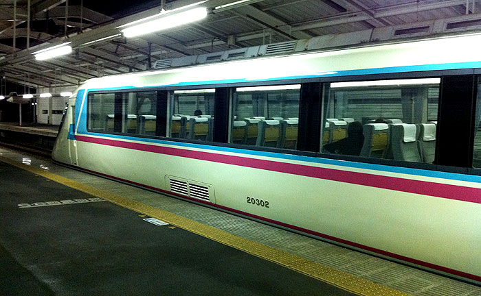 多摩ニュータウンにやってきたロマンスカー