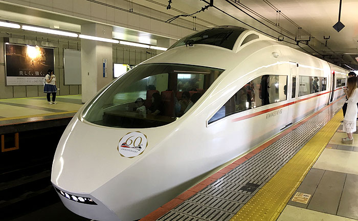 多摩ニュータウンにやってきたロマンスカー