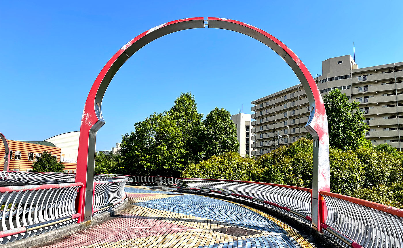 南大沢輪舞歩道橋