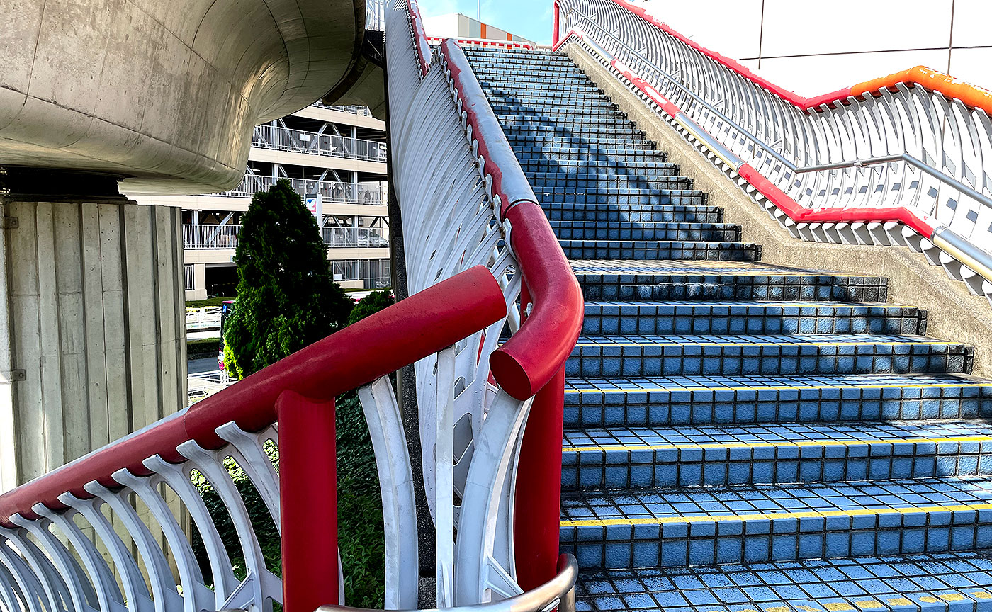 南大沢輪舞歩道橋